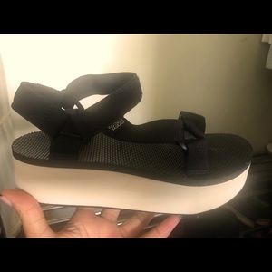 Platform sandals